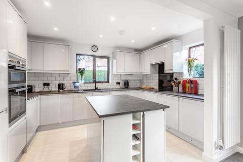 5 Bateson Close, Heslington, York, YO10 5EY