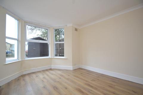 2 bedroom flat to rent - Bartram Road London SE4
