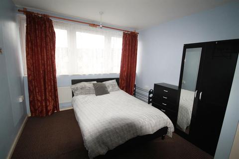 1 bedroom flat to rent - St Helena Road, London, SE16 2QU