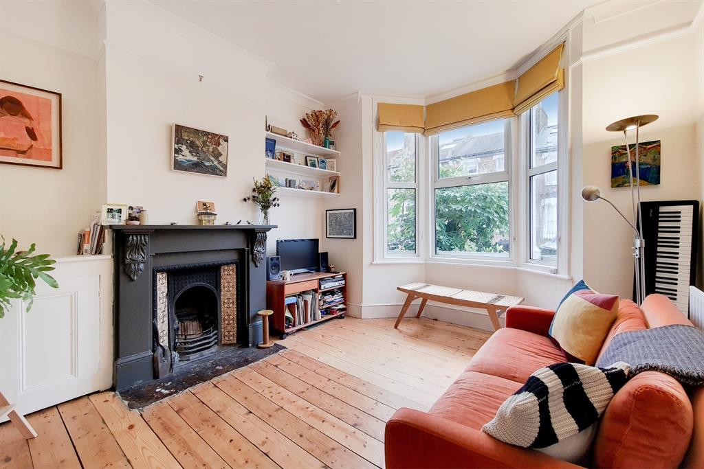 Darfield Road, Brockley, SE4 1 bed ground floor flat £400,000