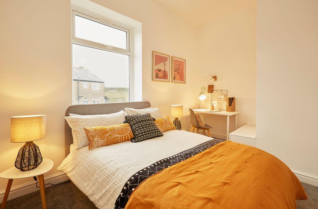 Bedroom 1 (Double)