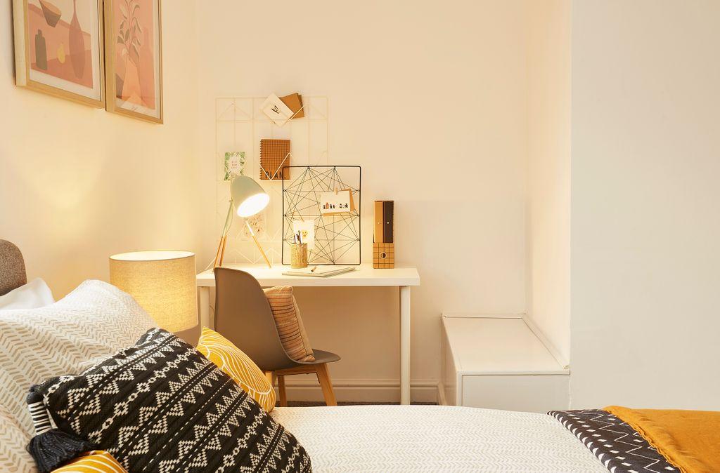 Bedroom 1 (Double)