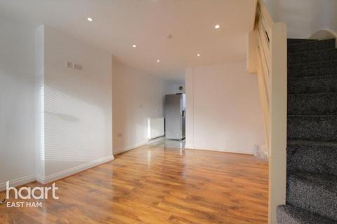 2 bedroom terraced house to rent, Barton Close, London