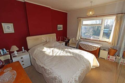 51 Birches Barn Avenue, Wolverhampton, WV3 7BT
