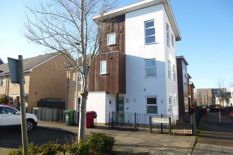 3 bedroom house to rent, Havergate Way, Kennet Island