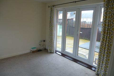 3 bedroom house to rent, Havergate Way, Kennet Island