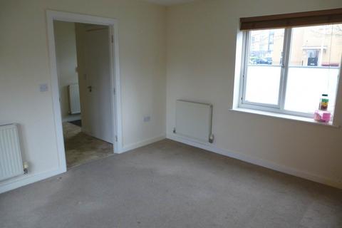 3 bedroom house to rent, Havergate Way, Kennet Island