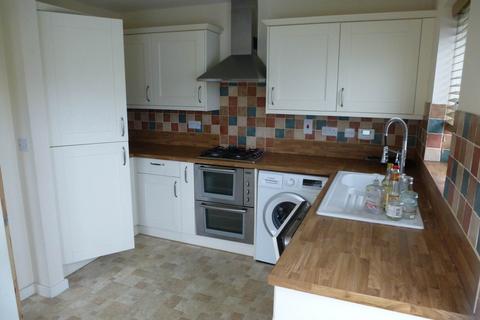 3 bedroom house to rent, Havergate Way, Kennet Island