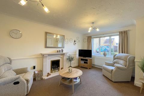 14 Cabin Close, Carlton Colville, Lowestoft, NR33 8GW