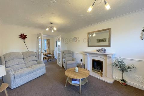 14 Cabin Close, Carlton Colville, Lowestoft, NR33 8GW