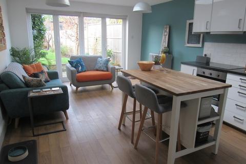 31 Francis Road, Wallington, SM6 9AS