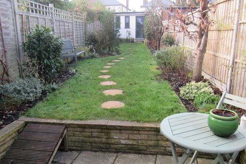 31 Francis Road, Wallington, SM6 9AS