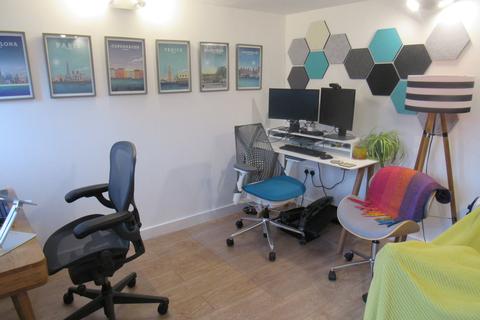 31 Francis Road, Wallington, SM6 9AS
