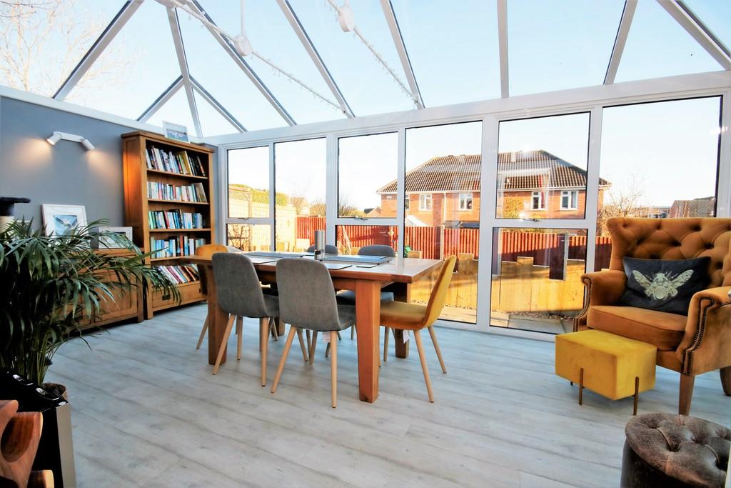 Blackthorn Way, Measham 4 bed detached house £330,000