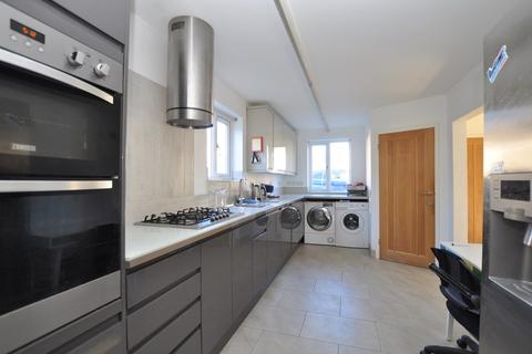 4 bedroom semi-detached house for sale - The Oval, Guildford