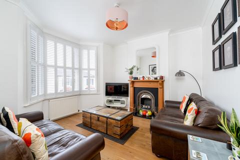 2 bedroom apartment for sale - Voluntary Place, Wanstead
