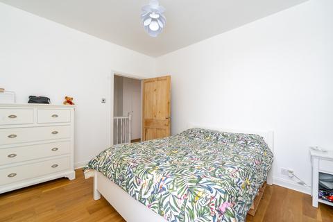 4 Voluntary Place, London, E11 2RP