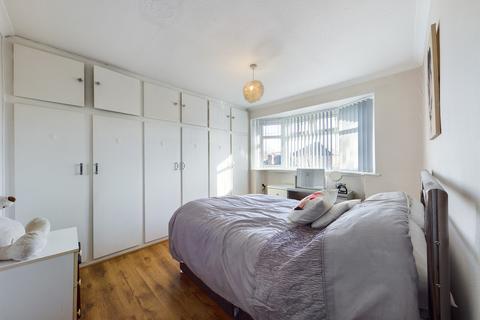 6 Cedar Avenue, Ruislip, HA4 6UH