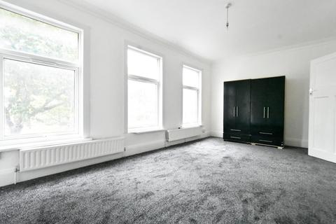 4 bedroom apartment to rent - 4 Bedroom Flat To Let In Norbury