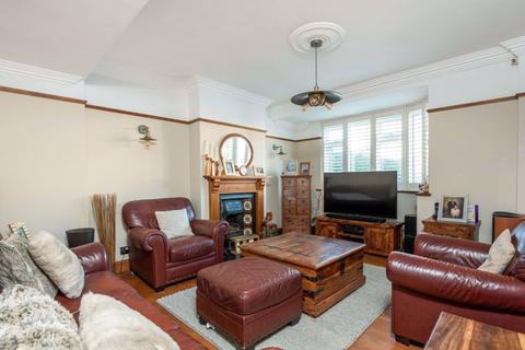 62 Bladindon Drive, Bexley, DA5 3BN