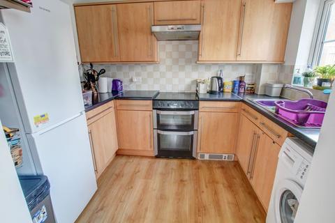 46 Culm Grove, Exeter, EX2 7QX