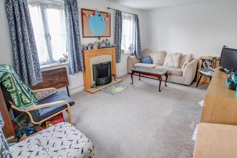 46 Culm Grove, Exeter, EX2 7QX