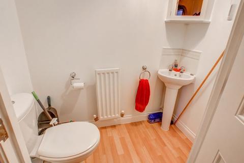 46 Culm Grove, Exeter, EX2 7QX