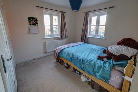 46 Culm Grove, Exeter, EX2 7QX