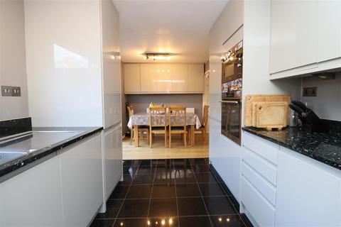 32 Pennyfields, Warley, Brentwood, CM14 5JP