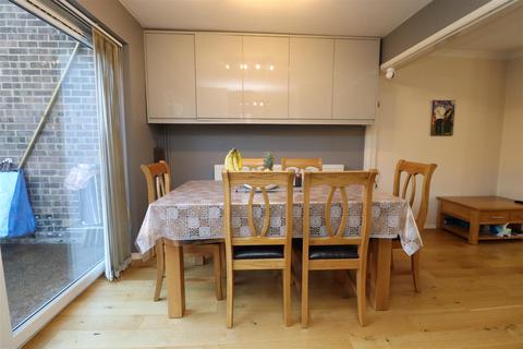 32 Pennyfields, Warley, Brentwood, CM14 5JP