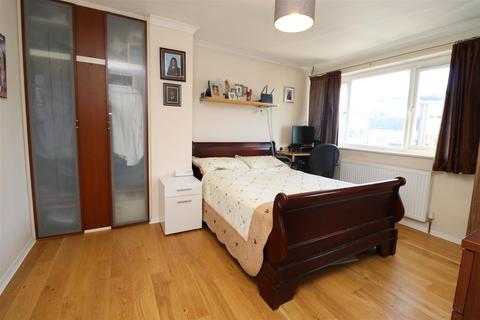 32 Pennyfields, Warley, Brentwood, CM14 5JP