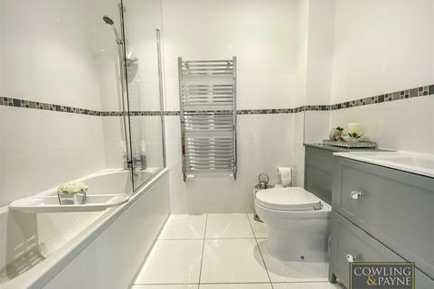 16 Bowers Close, Pitsea, Basildon, SS13 2EP