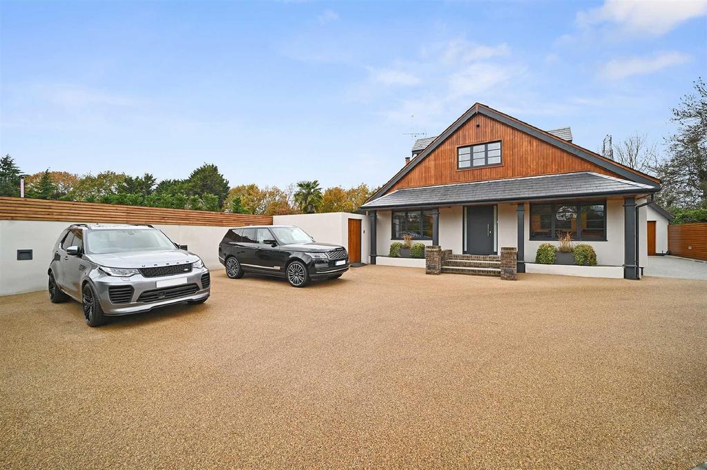 Wash Road, Basildon 4 bed detached house £1,000,000
