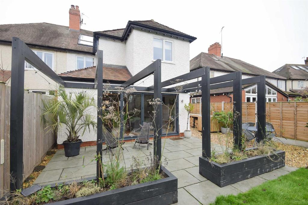 Porthill Drive, Copthorne, Shrewsbury 4 bed semidetached house for