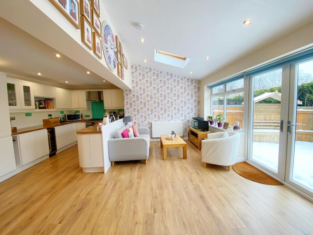 Breakfast kitchen / family room