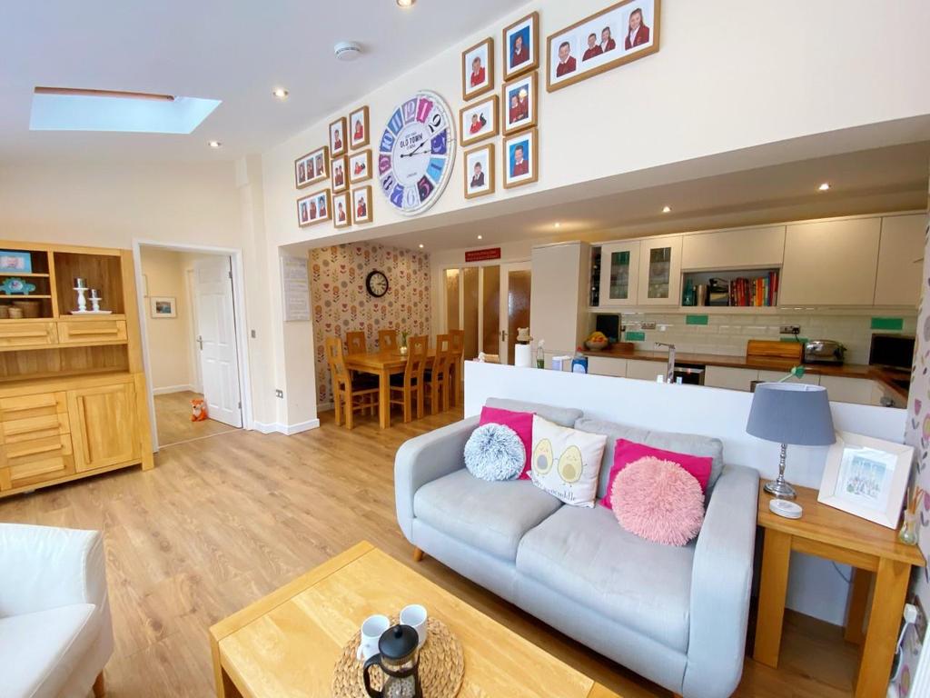 Breakfast kitchen / family room
