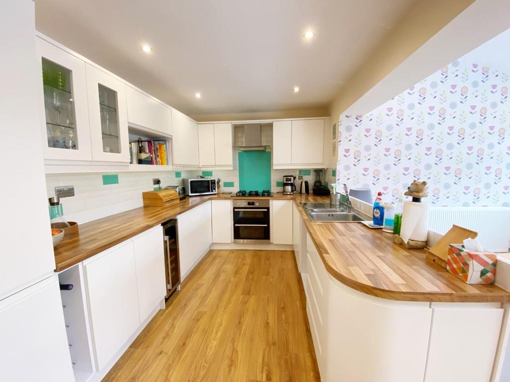 Breakfast kitchen / family room