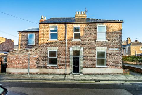 3 bedroom end of terrace house for sale - Gray Street, York