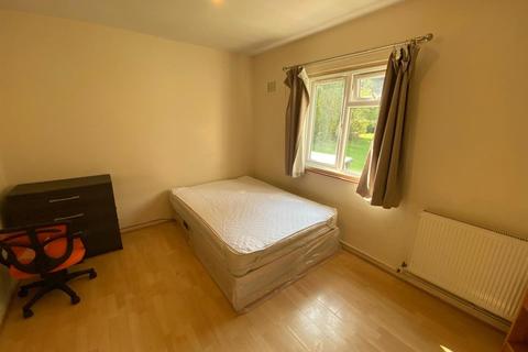 3 bedroom flat to rent - Roe Green Lane, Hatfield