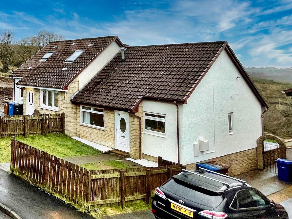 60 Luss Avenue, Greenock 2 bed semidetached bungalow £97,000