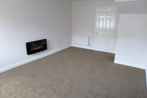 2 bedroom semi-detached house to rent, Martin Close, Morley, LS27