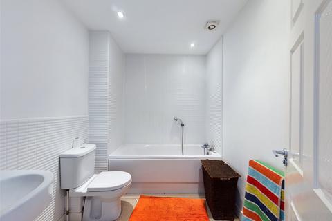 8 Awebridge Way, Gloucester, GL4 4FQ
