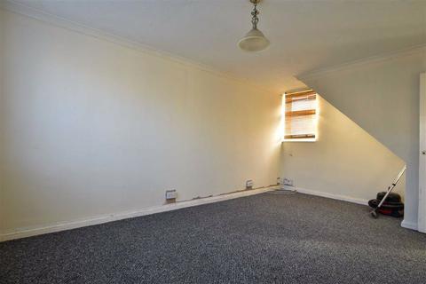 3 Alfoxden, Wellingborough, NN8 3DY