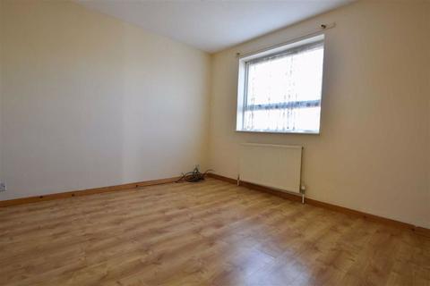 3 Alfoxden, Wellingborough, NN8 3DY
