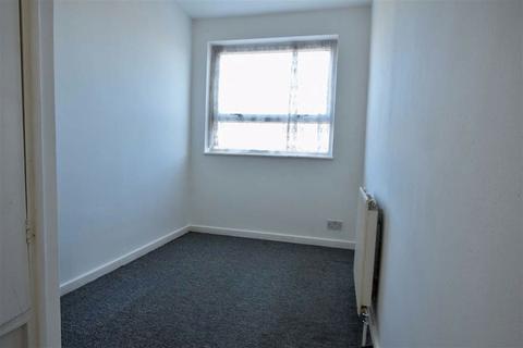 3 Alfoxden, Wellingborough, NN8 3DY