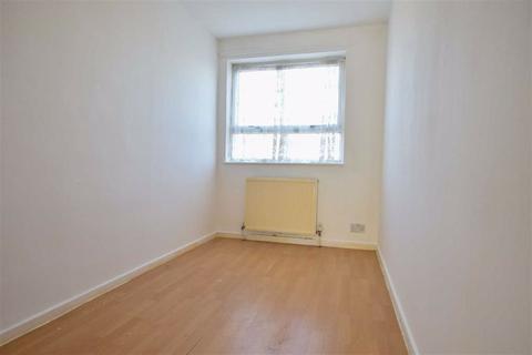 3 Alfoxden, Wellingborough, NN8 3DY