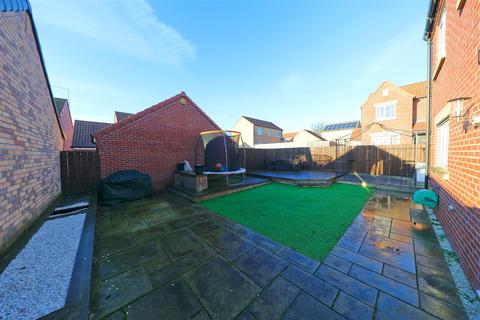 4 bedroom detached house for sale - Risholme Way, Hull