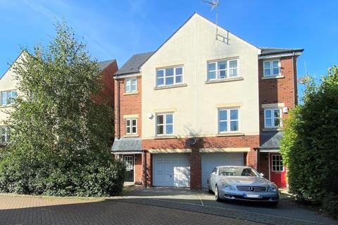 12 Alnwick View, Leeds, LS16 5RP