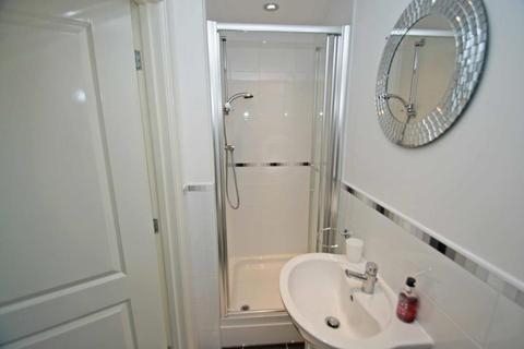 12 Alnwick View, Leeds, LS16 5RP