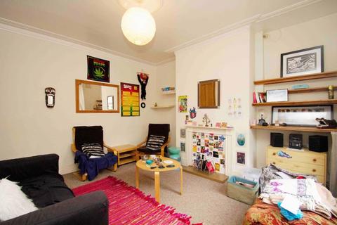 6 Pennington Grove, Leeds, LS6 2JL